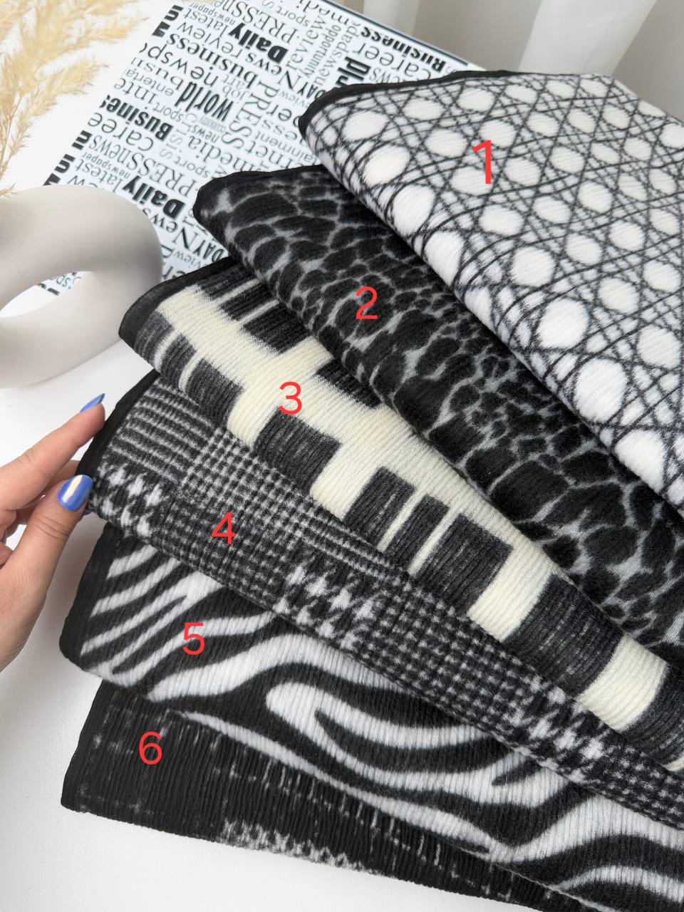 شال موهر سفید مشکی وارداتی