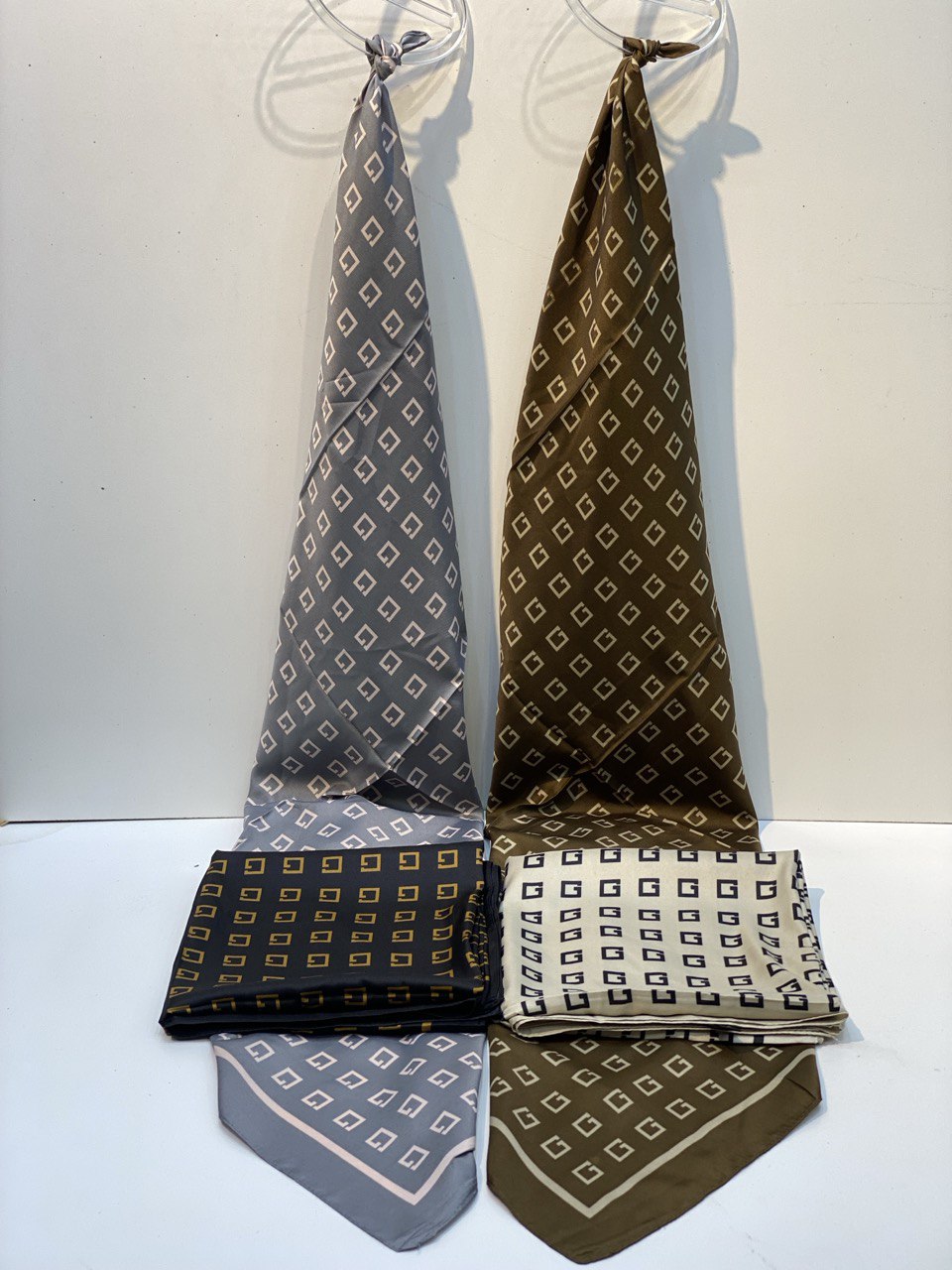 روسری ابریشم تویل طرح مارک وارداتی